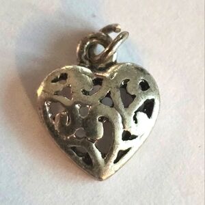 Vintage heart charm pendant silver tone scrolled design valentines day